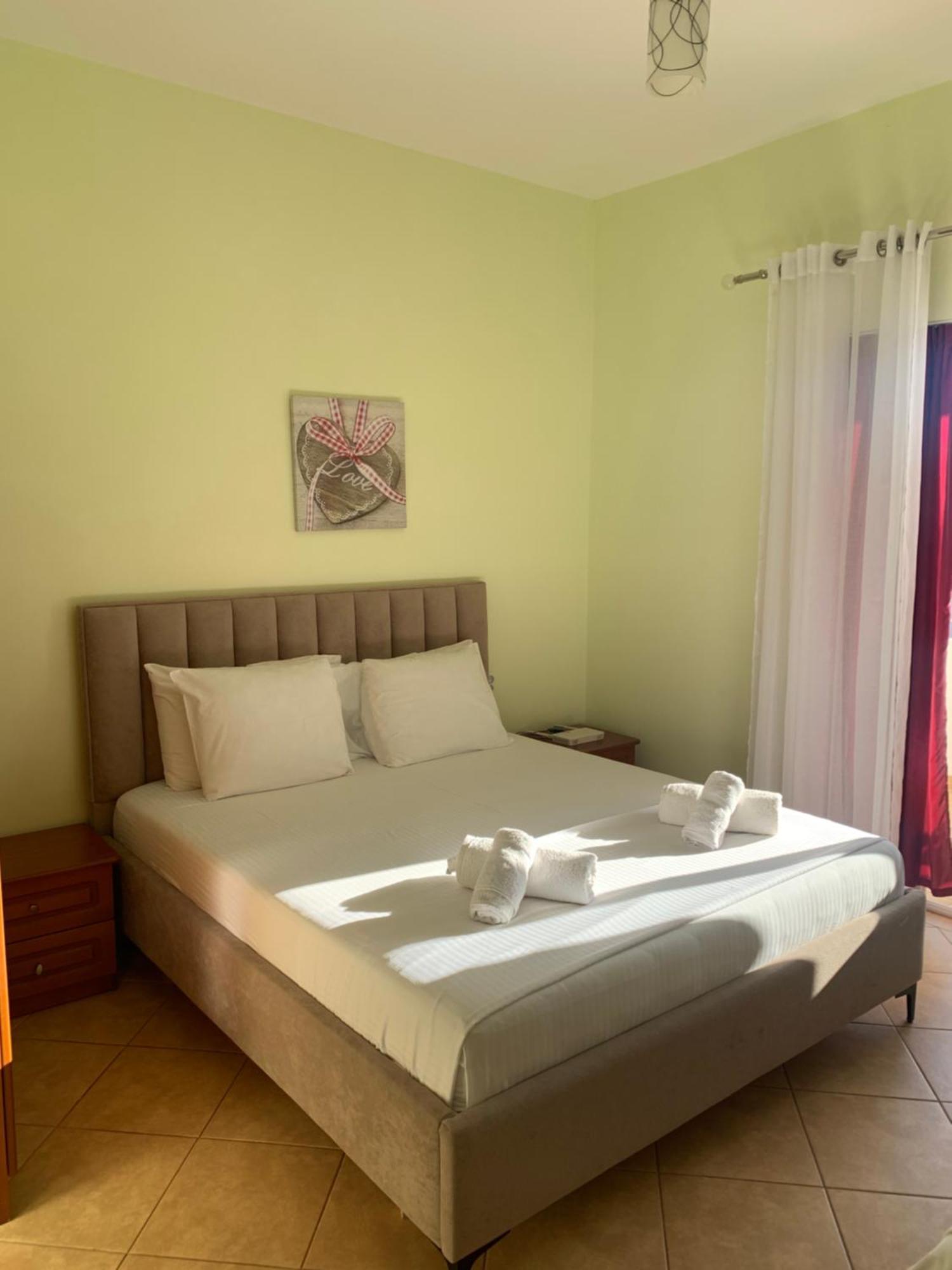 Guest - Sea Breeze Apartments Sarande Exterior photo